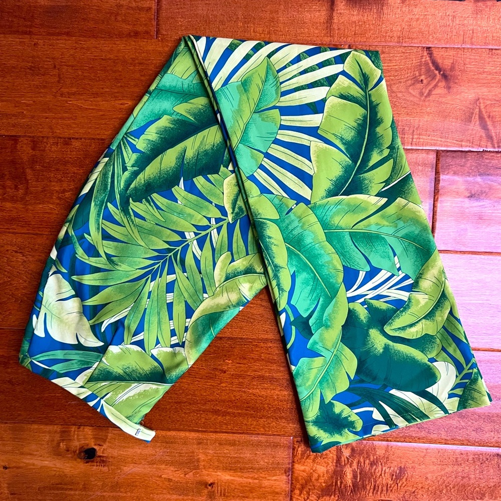 90s Arden B. Fitted tropical print flares in blues and greens, size 6